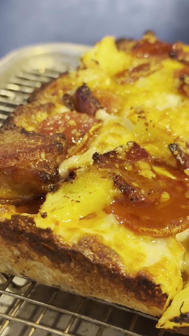 Emmy Squared Pizza: Plaza Midwood